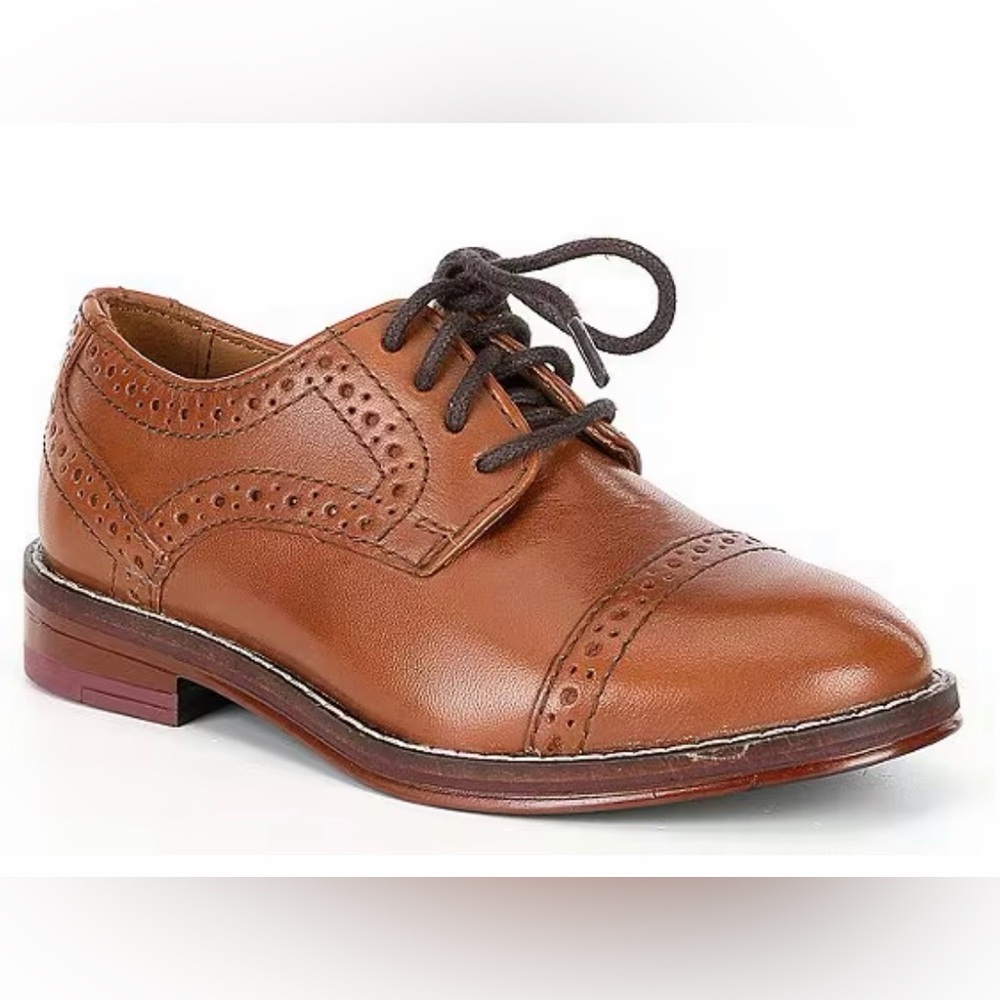 Johnston & Murphy Boys' Conard Leather Cap Toe Brogue Detail
Oxfords Dress Shoes